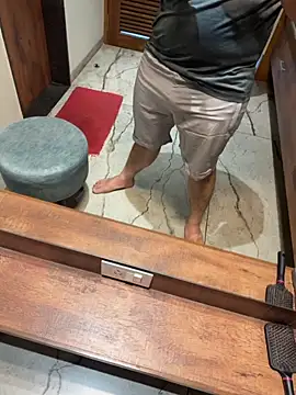 versatile guy01 online show from 9, 2, 2026