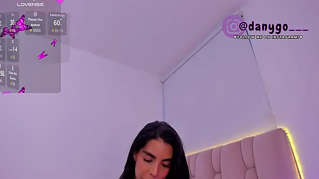 ZarianaEvanz online show from 2, 11, 2025