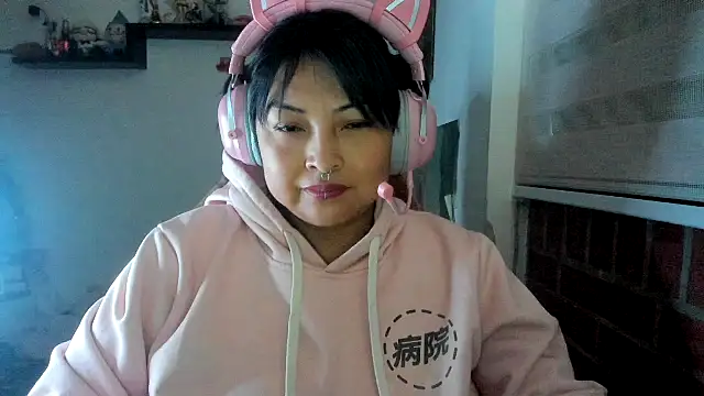 Shaddycute  online show from 25, 4, 2026