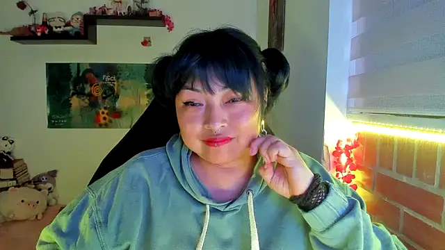 Shaddycute  online show from 4, 3, 2026