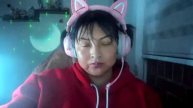 Shaddycute  online show from 13, 4, 2026