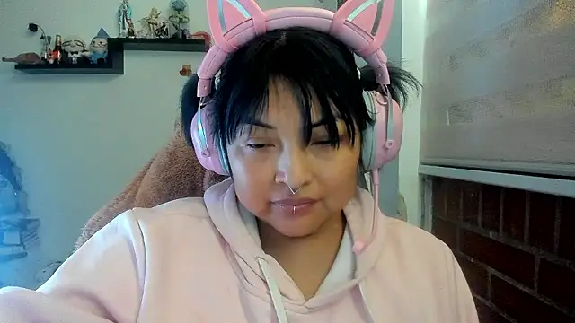 Shaddycute  online show from 15, 4, 2026