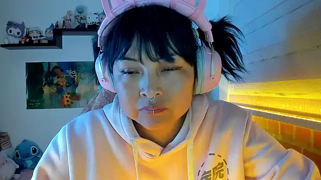 Shaddycute  online show from 24, 2, 2026