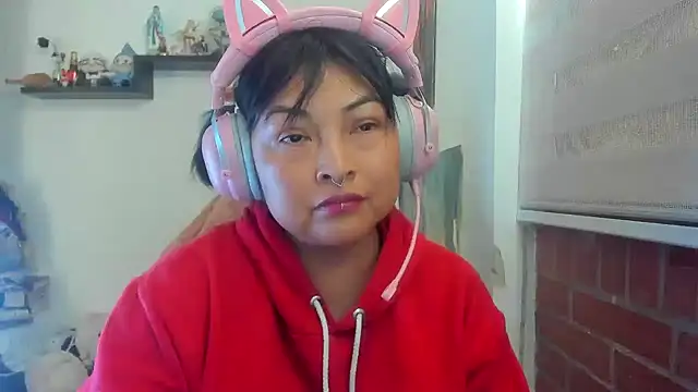 Shaddycute  online show from 13, 4, 2026