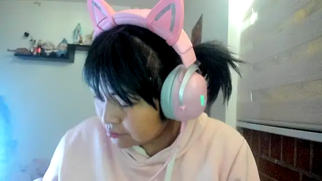 Shaddycute  online show from 18, 4, 2026