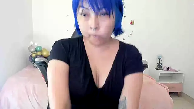 Shaddycute  online show from 9, 10, 2025