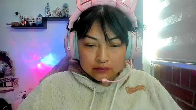 Shaddycute  online show from 10, 4, 2026