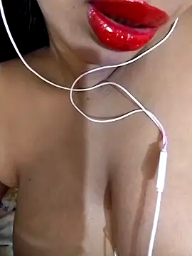 Snapshot of L-LOVE chatting on 9, 1, 2025 L-LOVE online show from 9, 1, 2025