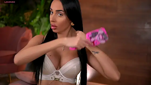 KairaAndrews online show from 2, 12, 2025