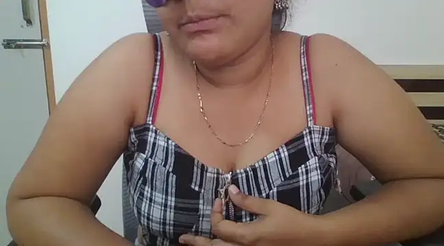 Snapshot of ammu_telugu_192 chatting on 8, 3, 2025 ammu telugu 192 online show from 8, 3, 2025