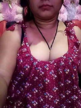 Snapshot of ella_mariya chatting on 13, 5, 2026 ella mariya online show from 13, 5, 2026