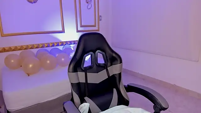 Snapshot of caro03x chatting on 5, 11, 2025 caro03x online show from 5, 11, 2025