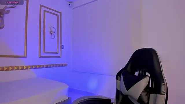 Snapshot of caro03x chatting on 7, 11, 2025 caro03x online show from 7, 11, 2025