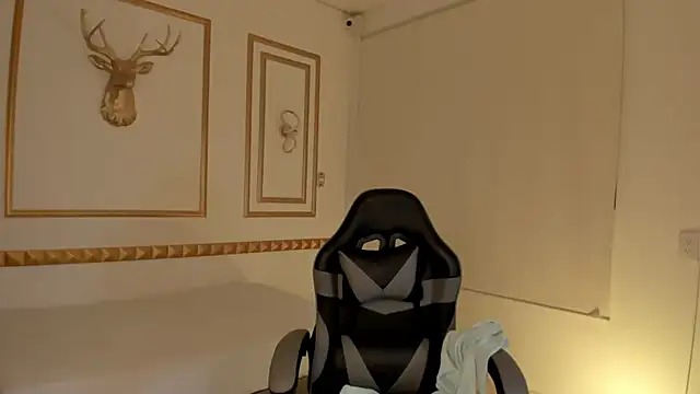 Snapshot of caro03x chatting on 1, 11, 2025 caro03x online show from 1, 11, 2025