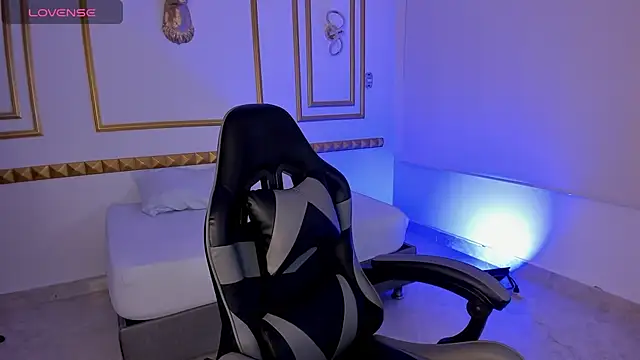 Snapshot of caro03x chatting on 13, 11, 2025 caro03x online show from 13, 11, 2025