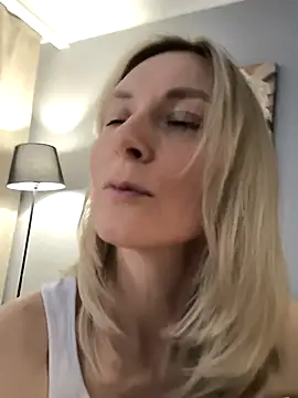 AvelinaLeoni online show from 2, 3, 2026