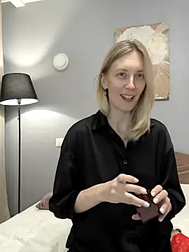 Snapshot of AvelinaLeoni chatting on 7, 10, 2025 AvelinaLeoni online show from 7, 10, 2025