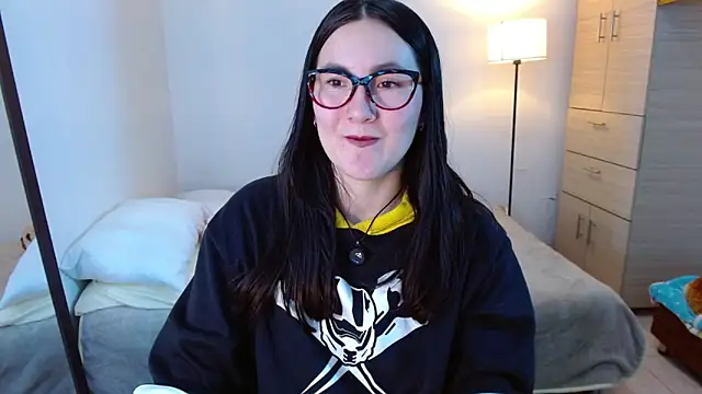 Elle Lee  online show from 12, 3, 2026