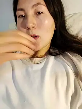 Elle Lee  online show from 11, 2, 2025
