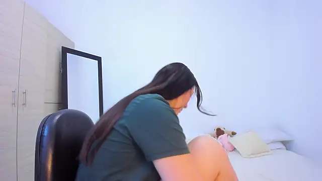 Snapshot of Elle_Lee_ chatting on 27, 11, 2025 Elle Lee online show from 27, 11, 2025