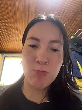 Elle Lee  online show from 16, 2, 2026