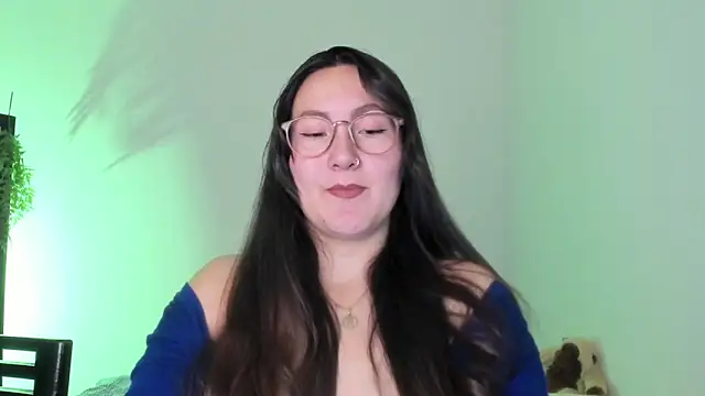 Elle Lee  online show from 1, 3, 2025