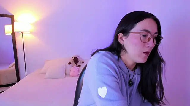 Elle Lee  online show from 1, 3, 2026