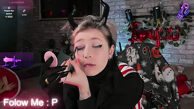 Alex Howell online show from 2, 3, 2025