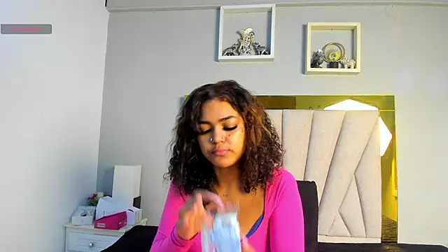 vahiolet fuentes online show from 25, 7, 2026