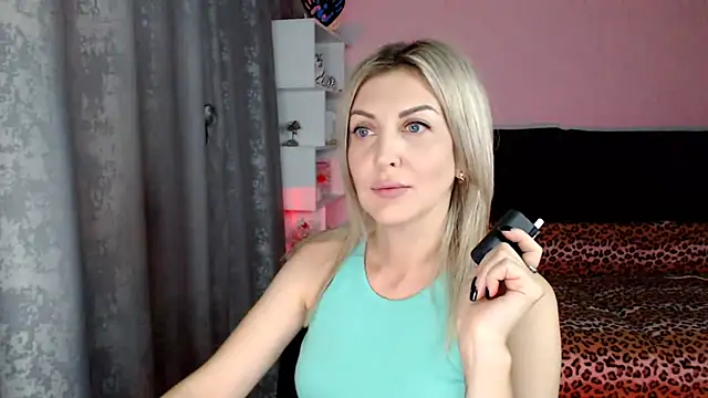 Snapshot of Amelia_Harper chatting on 6, 10, 2025 Amelia Harper online show from 6, 10, 2025
