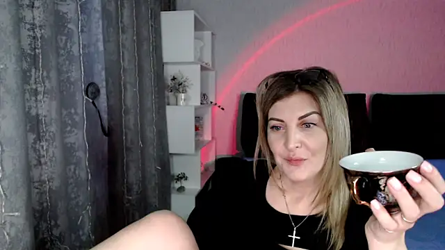 Snapshot of Amelia_Harper chatting on 9, 3, 2025 Amelia Harper online show from 9, 3, 2025