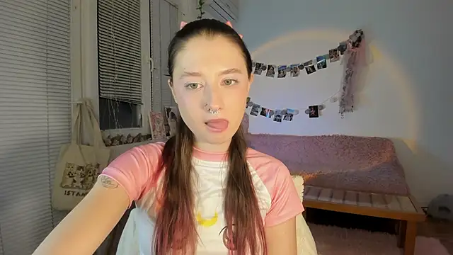 Snapshot of Jenny_darling_love chatting on 17, 1, 2025 Jenny darling love online show from 17, 1, 2025