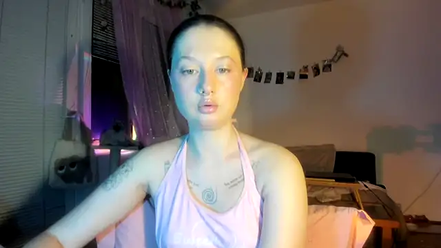 Jenny darling love online show from 7, 4, 2026