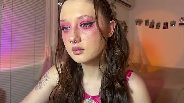 Snapshot of Jenny_darling_love chatting on 4, 7, 2026 Jenny darling love online show from 4, 7, 2026