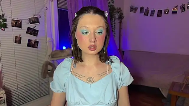 Snapshot of Jenny_darling_love chatting on 4, 5, 2026 Jenny darling love online show from 4, 5, 2026