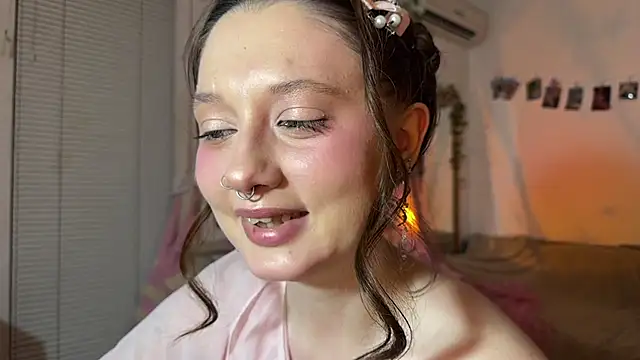 Snapshot of Jenny_darling_love chatting on 28, 7, 2026 Jenny darling love online show from 28, 7, 2026