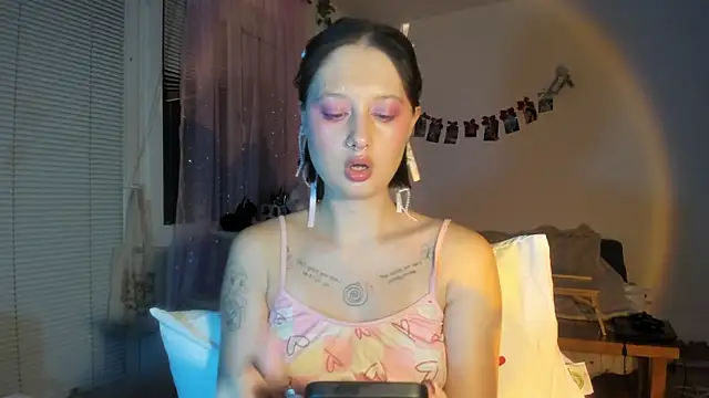 Jenny darling love online show from 3, 12, 2025