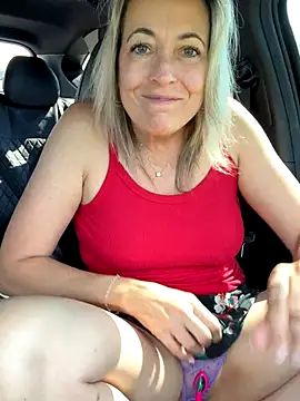 Cherry-red-xo online show from 18, 9, 2025