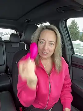 Cherry-red-xo online show from 13, 1, 2025