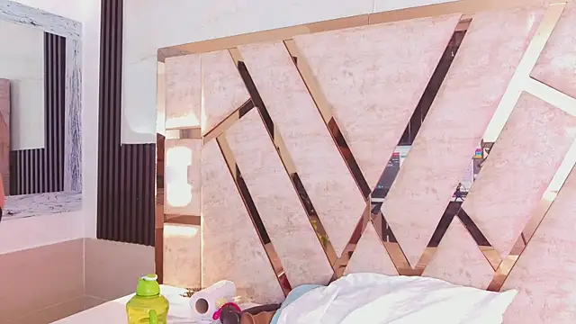 Snapshot of molly_sweetee chatting on 16, 10, 2025 molly sweetee online show from 16, 10, 2025