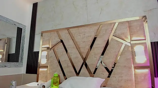 Snapshot of molly_sweetee chatting on 19, 10, 2025 molly sweetee online show from 19, 10, 2025