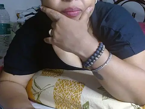 Snapshot of TASHa009 chatting on 5, 3, 2025 TASHa009 online show from 5, 3, 2025