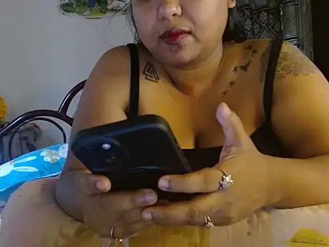 Snapshot of TASHa009 chatting on 12, 9, 2025 TASHa009 online show from 12, 9, 2025