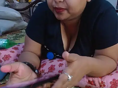 Snapshot of TASHa009 chatting on 25, 9, 2025 TASHa009 online show from 25, 9, 2025