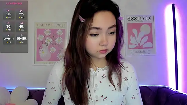 Fluffy Rose online show from 18, 1, 2025