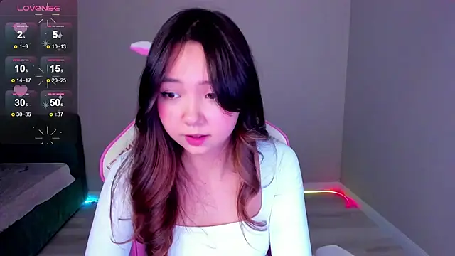 Fluffy Rose online show from 8, 11, 2025