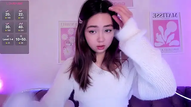 Fluffy Rose online show from 17, 1, 2025
