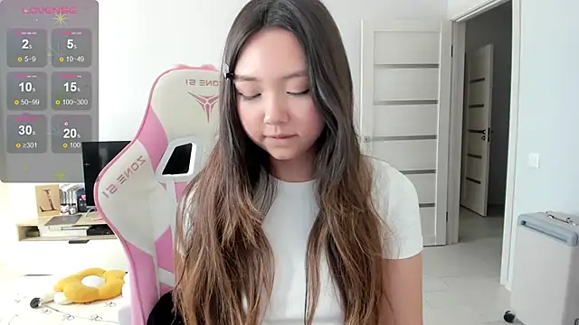 Fluffy Rose online show from 20, 6, 2026