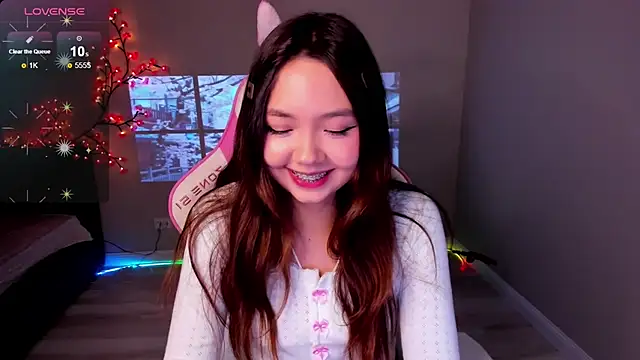 Fluffy Rose online show from 1, 11, 2025