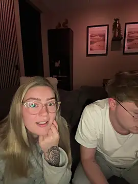 xX HotCouple Xx online show from 25, 9, 2025